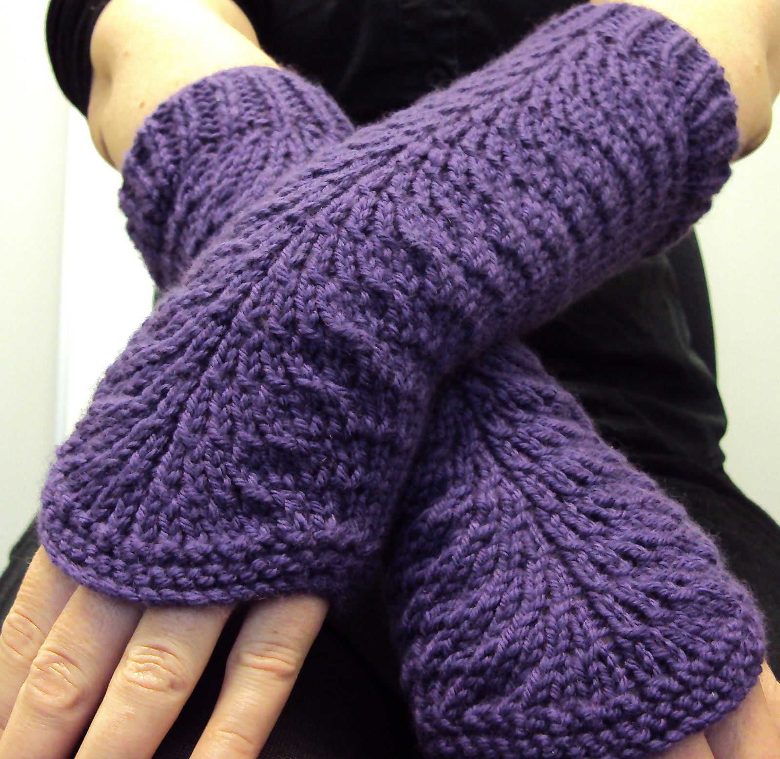 Easy Mitts Knit Flat Knitting Patterns | In the Loop Knitting