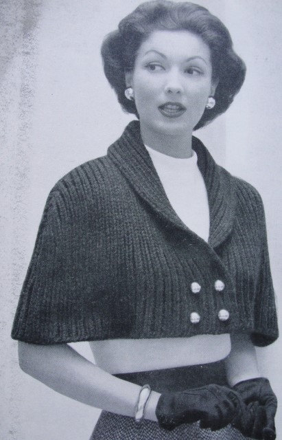 Knitting pattern for 1950s Capelet