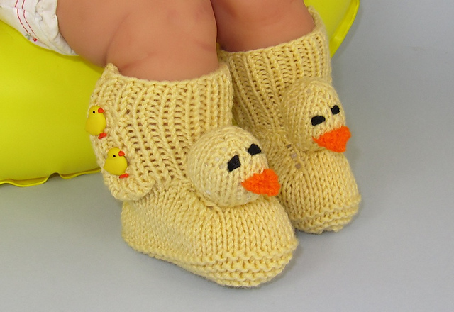 Free knitting pattern for Baby Chick Booties and more booties knitting patterns