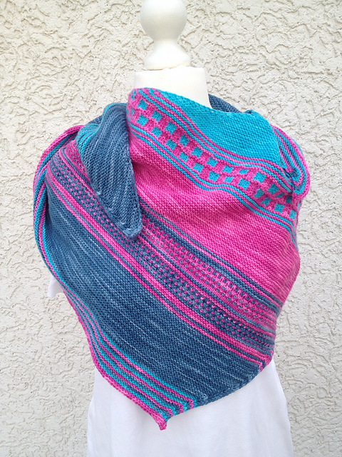 Vela Latina Shawl Free Knitting Pattern and more shawl knitting patterns