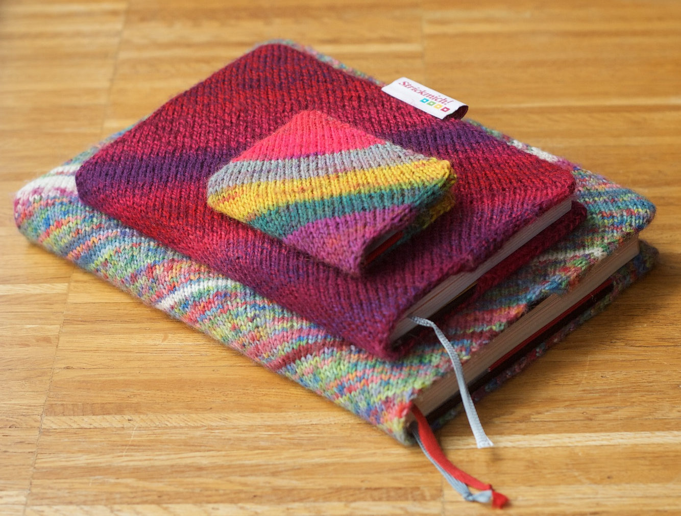 Please help me find or make a knitting pattern for a book sleeve! :  r/casualknitting