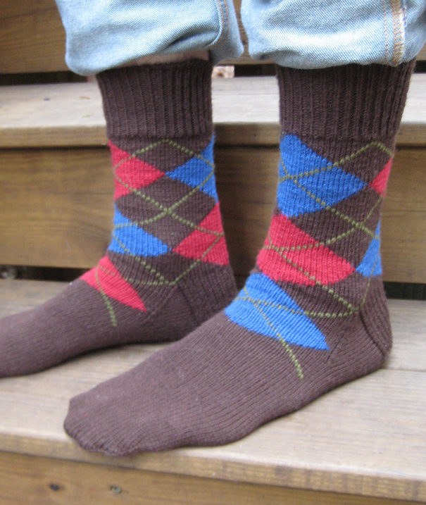 Free Knitting Pattern for Albus Argyle Socks