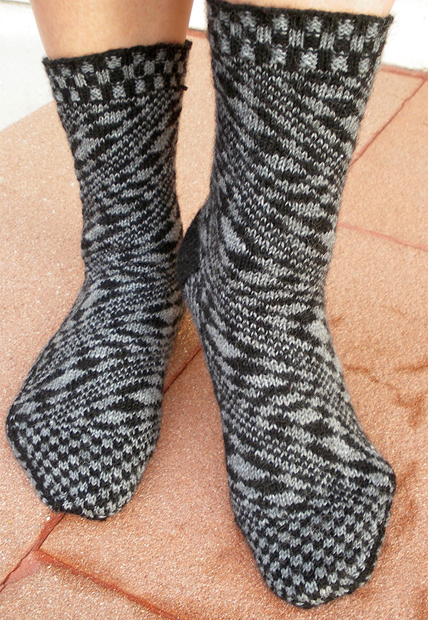 Free Knitting Pattern for Anamorphic Fibonacci Socks