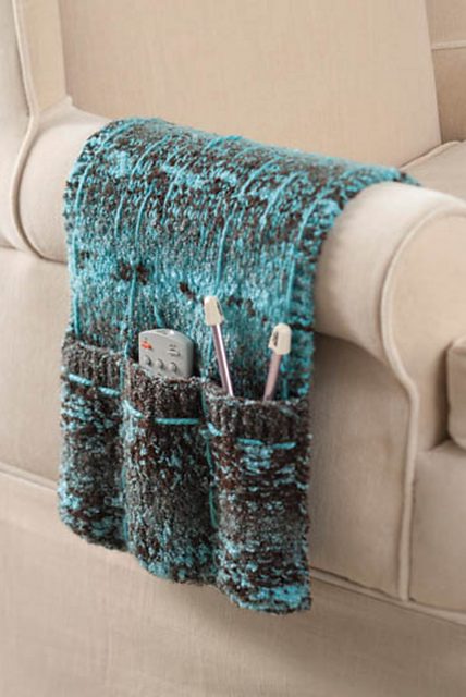 Free knitting pattern for Armchair Caddy