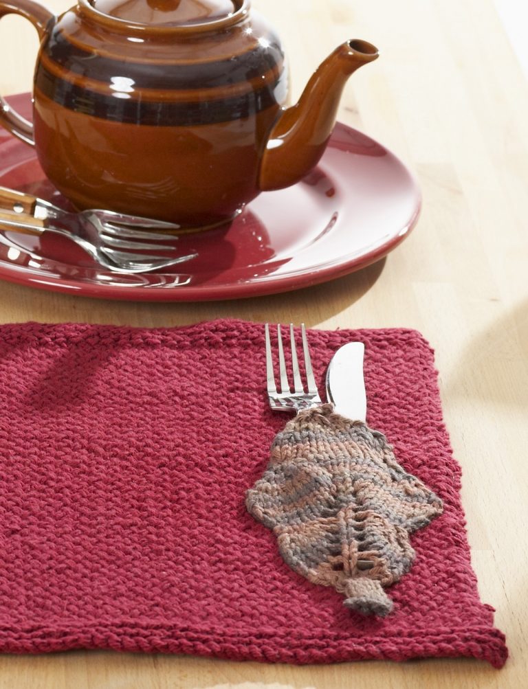 Free knitting pattern for Autumn Leaves Placemat