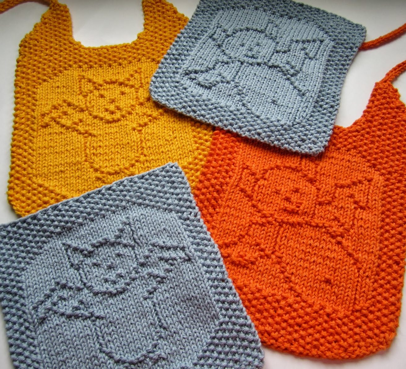 Free Knitting Pattern for Bat Cloth or Bib