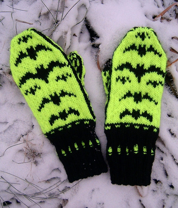 Free Knitting Pattern for Batsy Mittens