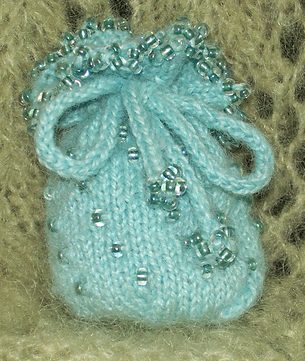 Free knitting pattern for Beady Little Bag
