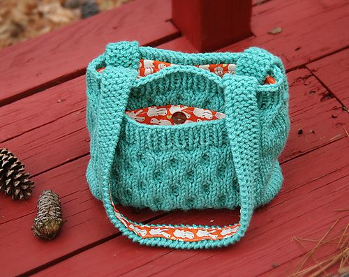 Bee's Knees Purse by Andre Sue Free Knitting Pattern | Bag, Purse, and Tote Free Knitting Patterns at https://intheloopknitting.com/bag-purse-and-tote-free-knitting-patterns/
