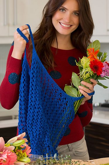 Free knitting pattern for Lacy Market Tote knit with one skein of yarn