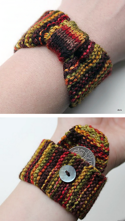 Bow Pouch Bracelet free knitting pattern -- this cute bow bracelet has a secret -- a little pouch on the underside where you can put coins, bobby pins, etc. | Jewelry Knitting Patterns, many free patterns, at http://intheloopknitting.com/jewelry-knitting-patterns/