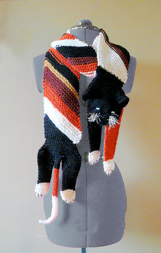 knitted cat scarf