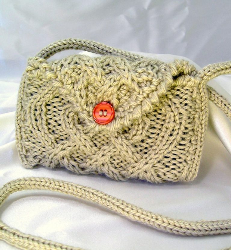 Knitting pattern for Cable Cell Phone Cozy