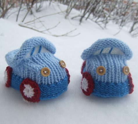 Knitting pattern for Car Baby Booties