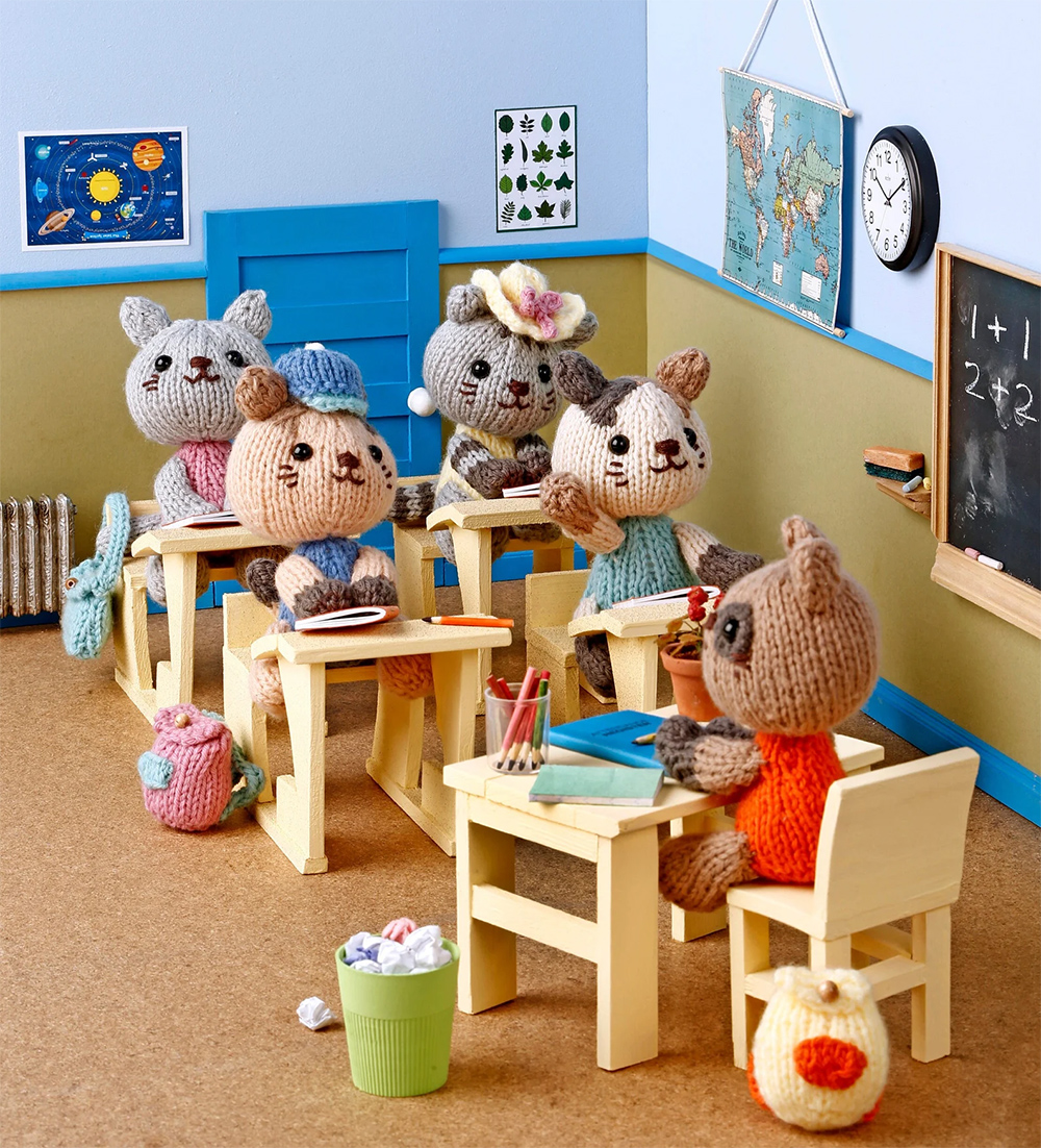 Knitting Pattern School Days Cats