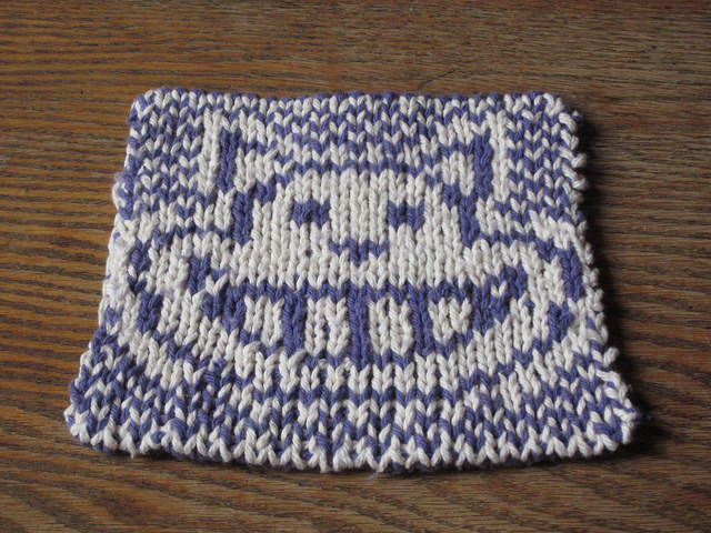 Cheshire Cat Potholder Trivet free knitting pattern -- back shows grin only