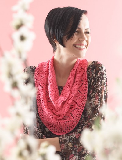 Free knitting pattern for Chevron Leaf Scarf or Shawl and more chevron knitting patterns