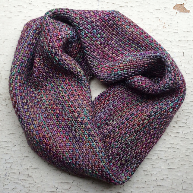 Free knitting pattern for Chickadee Cowl