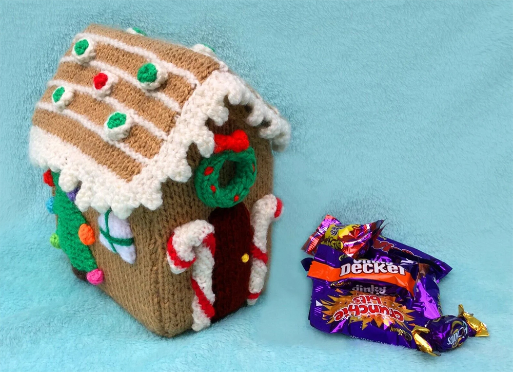 Christmas Gingerbread House Sweet Holder Knitting Pattern