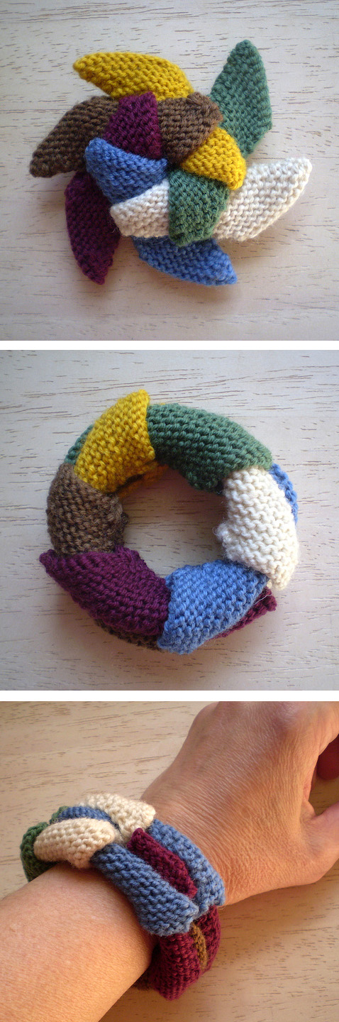 Free knitting pattern for Sliding Star - converts from star shape to bracelet