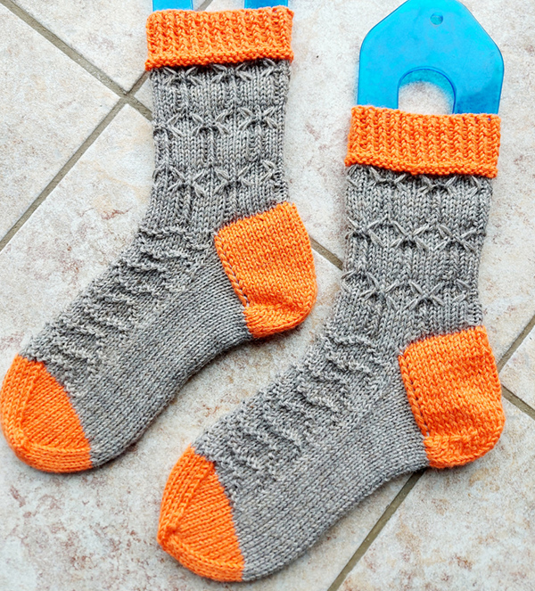 Knitting Patterns Creeks and Damselflies Socks