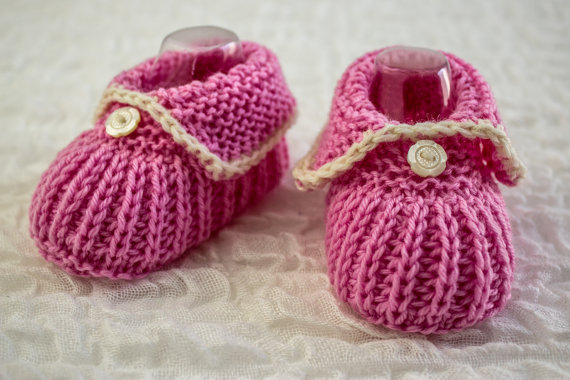 knitted newborn shoes