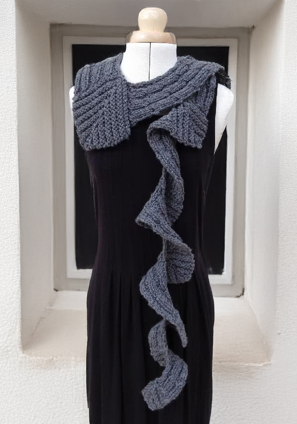 Curves and Corners Scarf Knitting Pattern