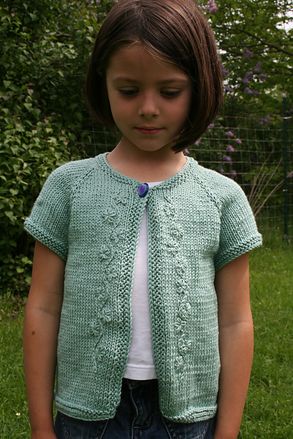 Free knitting pattern for Daisy Chain Cardigan