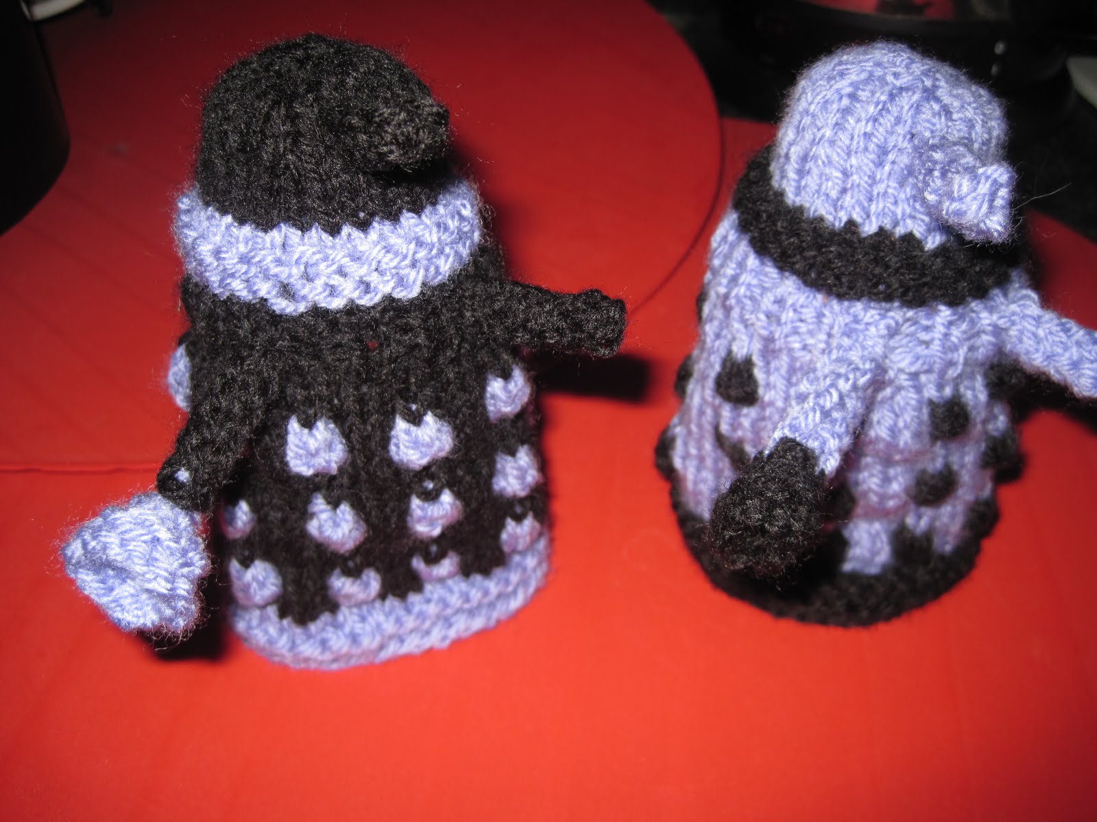 model gratuit de tricotat pentru Dalek Egg Cozies