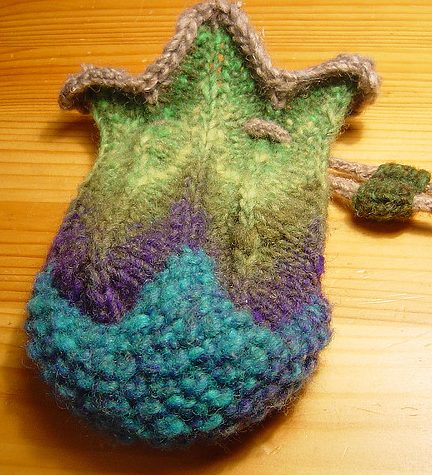 knitting pattern for Deep Sea Flower Dice Bag