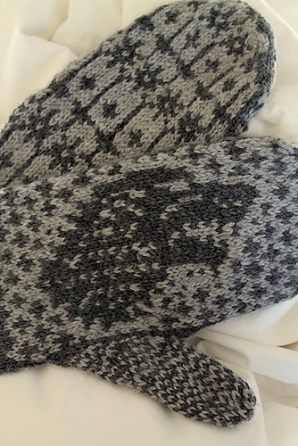 Free knitting pattern for Direwolf Mittens
