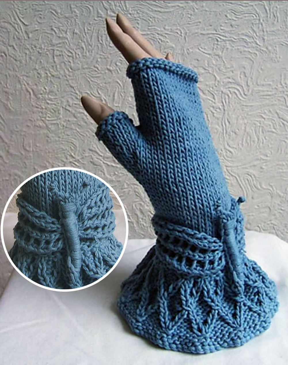 Knitting pattern for Dragonfly Fingerless Mittens