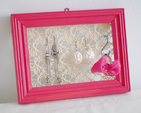 Free knitting pattern for Lace Earring Holder