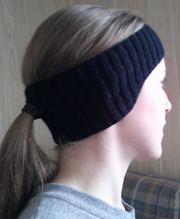 Free Knitting Pattern for Earwarmer with Ponytail Opening