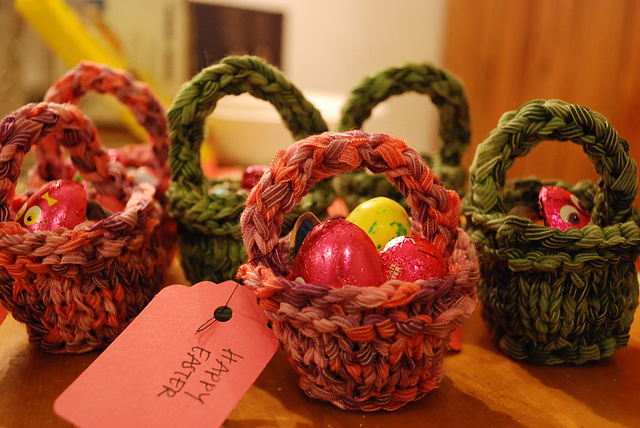 One Egg Easter Basket Free Knitting Pattern | Free Quick Easter Knitting Patterns at http://intheloopknitting.com/free-quick-easter-knitting-patterns