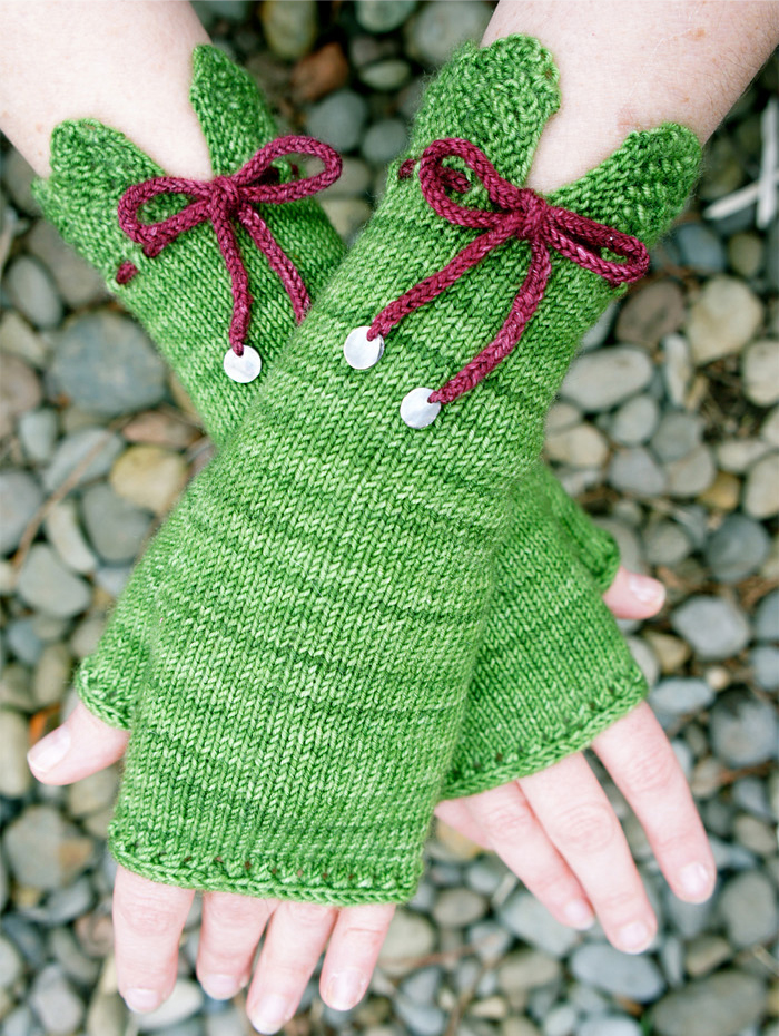Free Knitting Pattern for Felicity Mitts