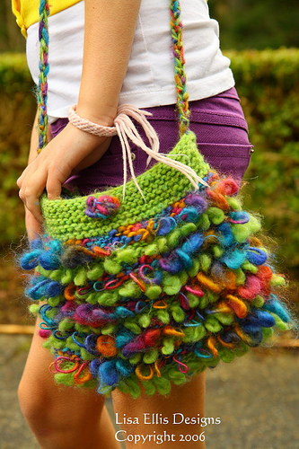 Fringe Purse Free Knitting Pattern | Bag, Purse, and Tote Free Knitting Patterns at https://intheloopknitting.com/bag-purse-and-tote-free-knitting-patterns/