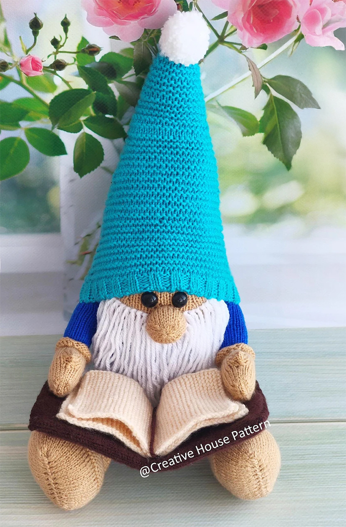 Gnome Reader Knitting Pattern