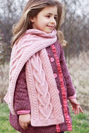 Knitting pattern for Heart Cable Scarf