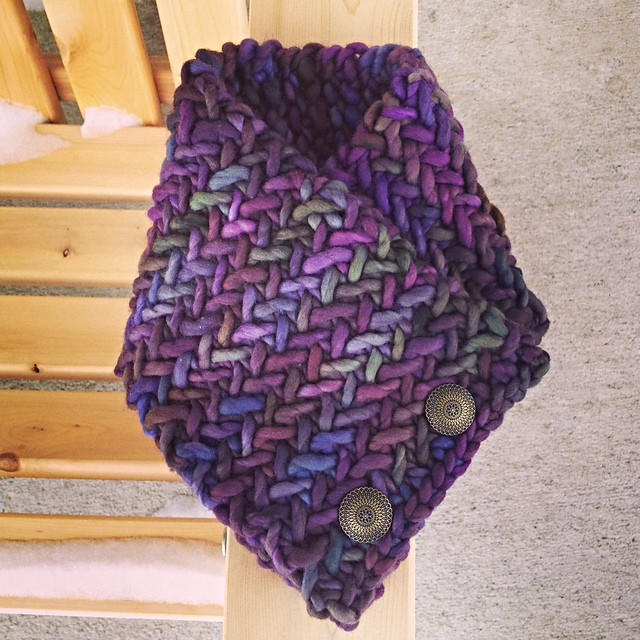 Crossing Leave Neck Warmer - Free Scarf Knitting Pattern