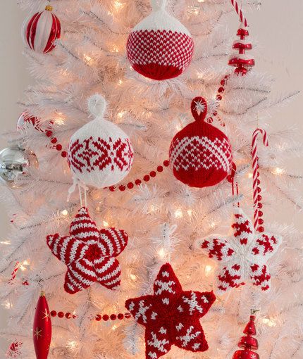 Free knitting pattern for Holiday Stars and Balls Ornaments and more Christmas decoration knitting patterns