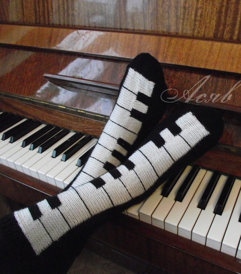 Free Knitting Pattern for Pianissimo Keyboard Socks