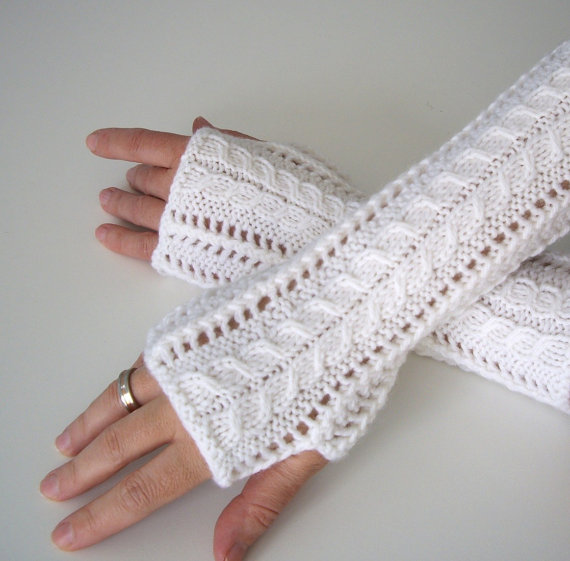 Knitting pattern for Lace Fingerless Gloves