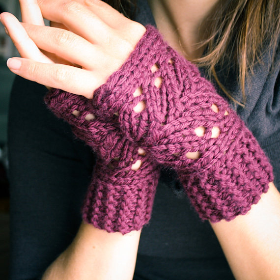 lace fingerless gloves knitting pattern