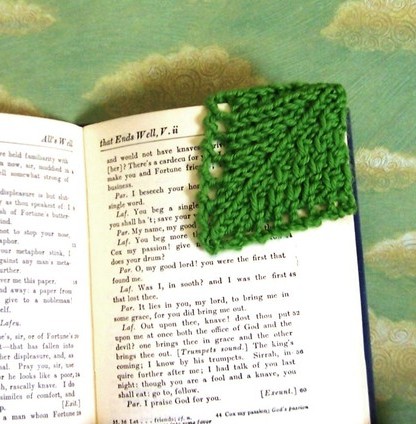 Knitting pattern for Leaf Corner Bookmarks - 4 different designs