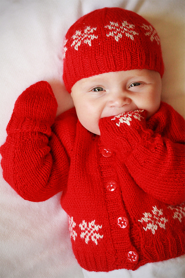 Knitting pattern for Little Snowflake Baby Set