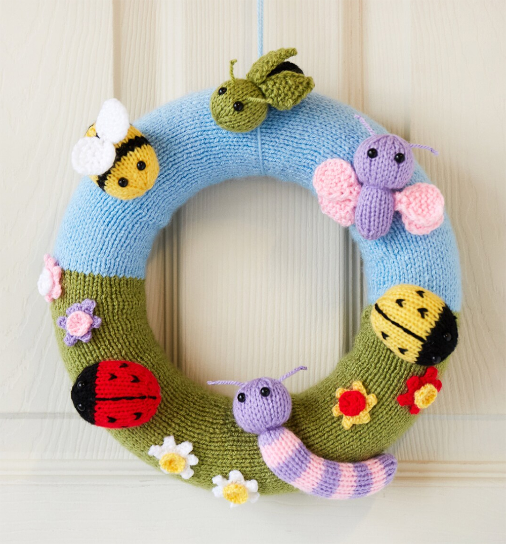 Love Bugs Spring Wreath Knitting Pattern