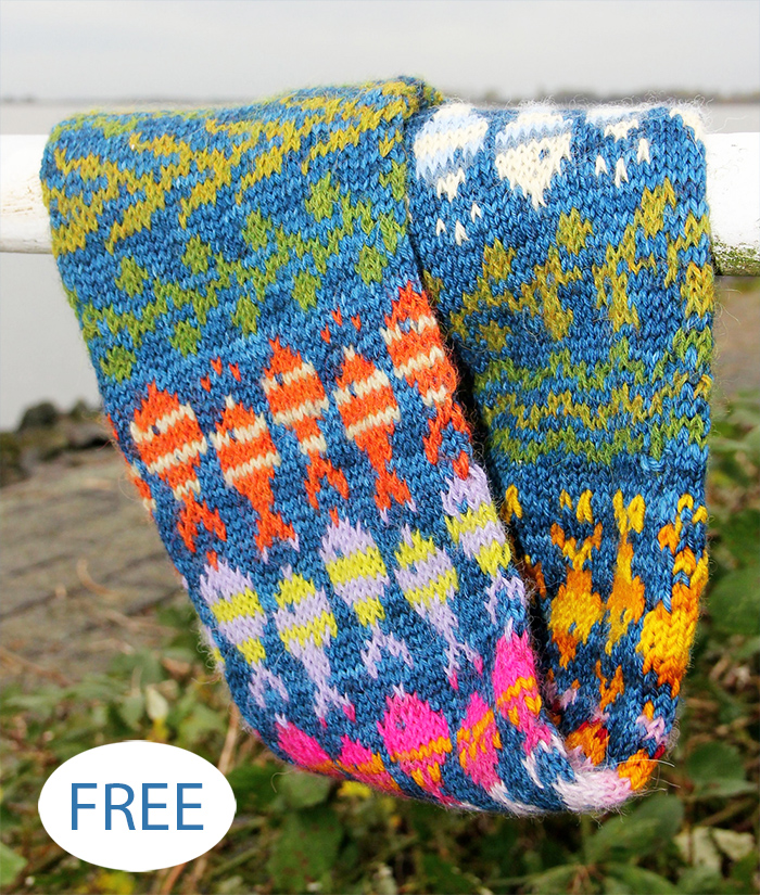Free Scandi Swimmer Pouch Fish Knitting Pattern