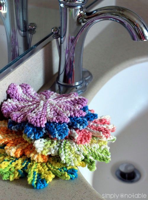 Free knitting pattern for Mini Wash Cloths and other stash busting knitting patterns