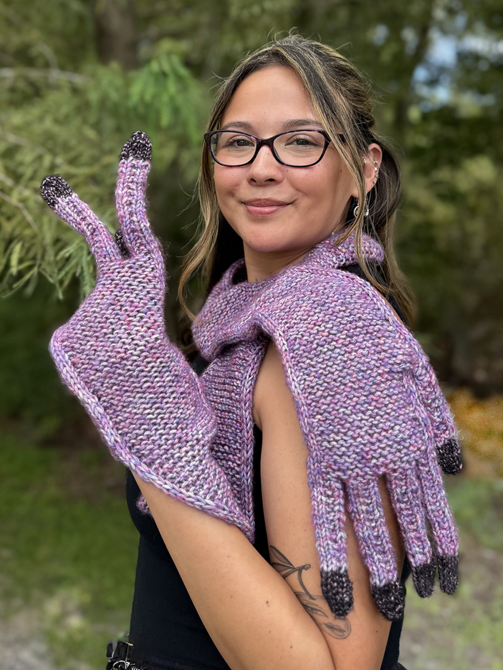 Free Monster Hands Scarf Halloween Knitting Pattern
